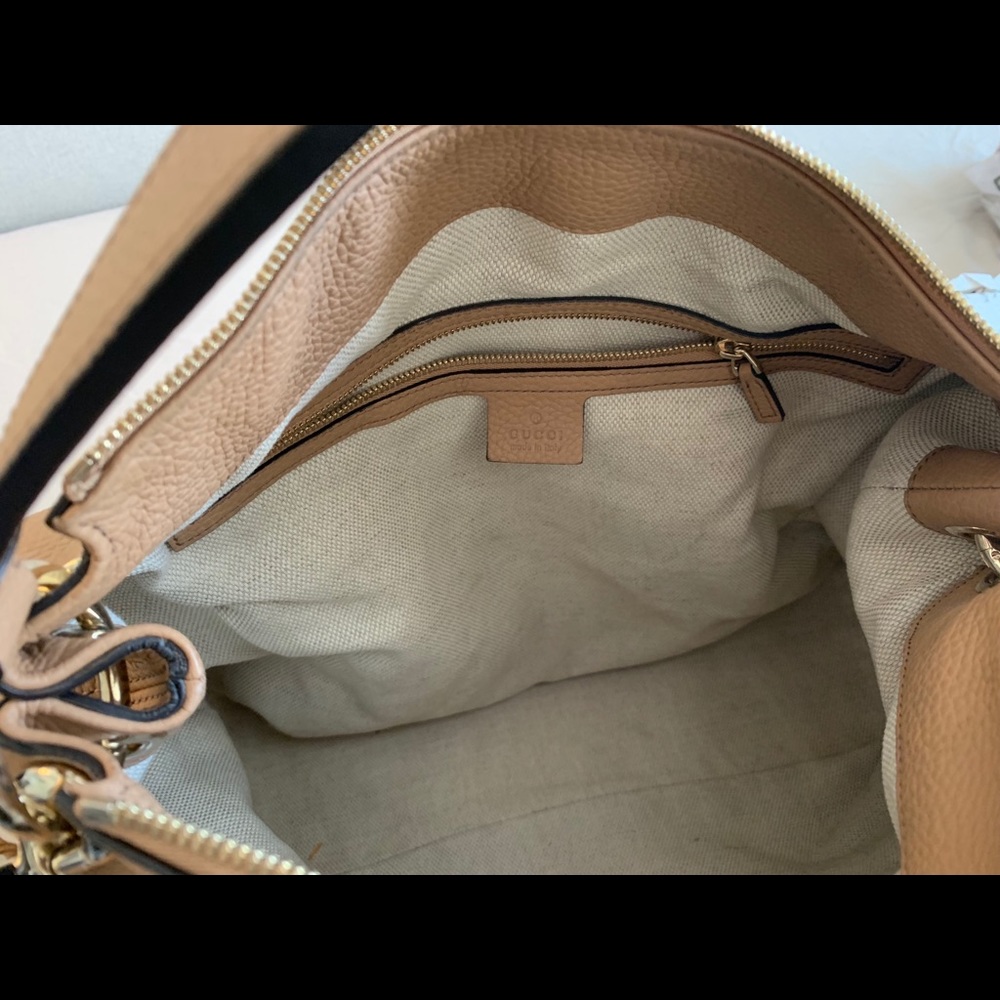 Spacious Carry-all From The Gucci Soho Collection! - Picture 6 of 8